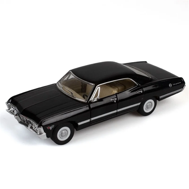 1:24 Scale Die - Cast Model of a Lamborghini Aventador SVJ with Realistic DetailsMagni Chevrolet Impala (1967) - Black