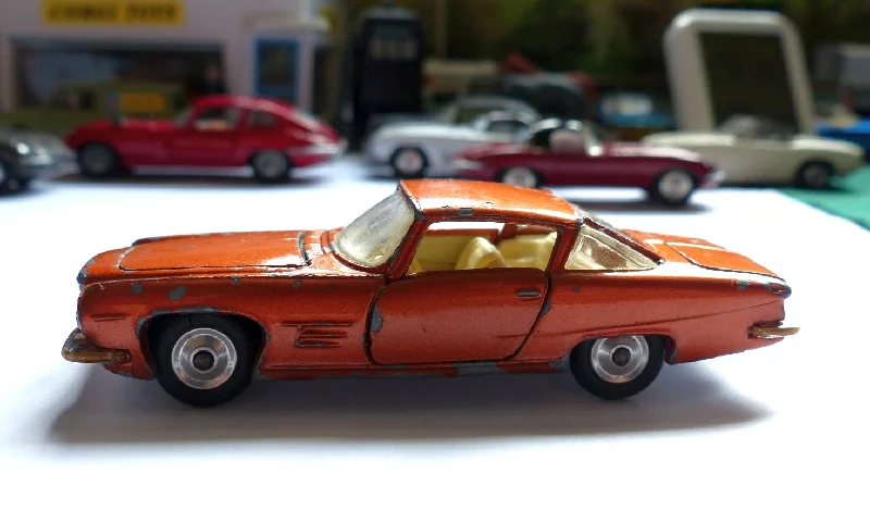 1:18 Scale Die - Cast Model of a 1969 Chevrolet Camaro SS with Opening Doors and Hood241 Ghia L6.4 in copper (3)