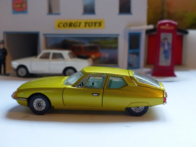 Model Kit of a 1957 Ford Thunderbird for Hobbyists to Assemble and Customize284 Citroen SM in metallic lime-yellow