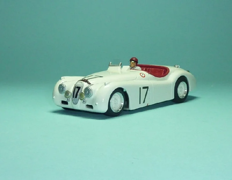 Hand - Carved Solid Wood Ship Models Toys for Maritime EnthusiastsJaguar XK120 1950 Le Mans, No. 17 (GT-267)