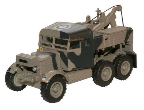 Die - Cast Model of a Military Jeep with Camouflage Paint and Weapon AccessoriesOxford Diecast 6th Armoured Division - Italy Scammell Pioneer Recovery